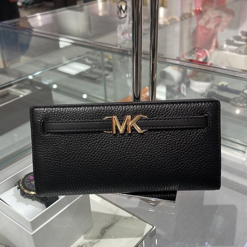 MICHAEL KORS
Reed Large Pebbled Leather Snap Wallet
Style# 35S3G6RE3L
Black
NWT - Picture 15 of 16